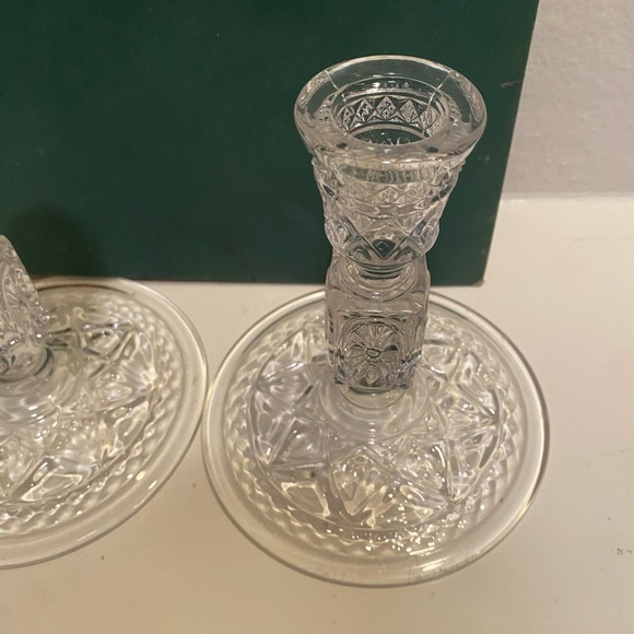 Vintage Pair of Imperial Cape Cod Pressed Glass Candlesticks - Picture 3 of 11